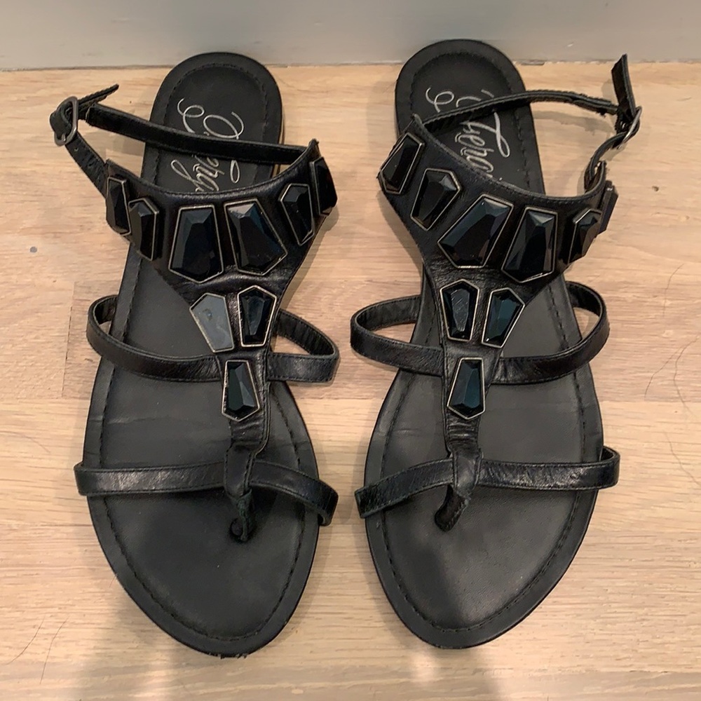 Black low key gladiator like sandals